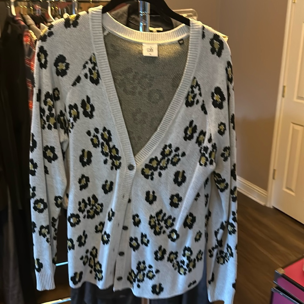 Cabi leopard sweater button down, shirt ailed hem
